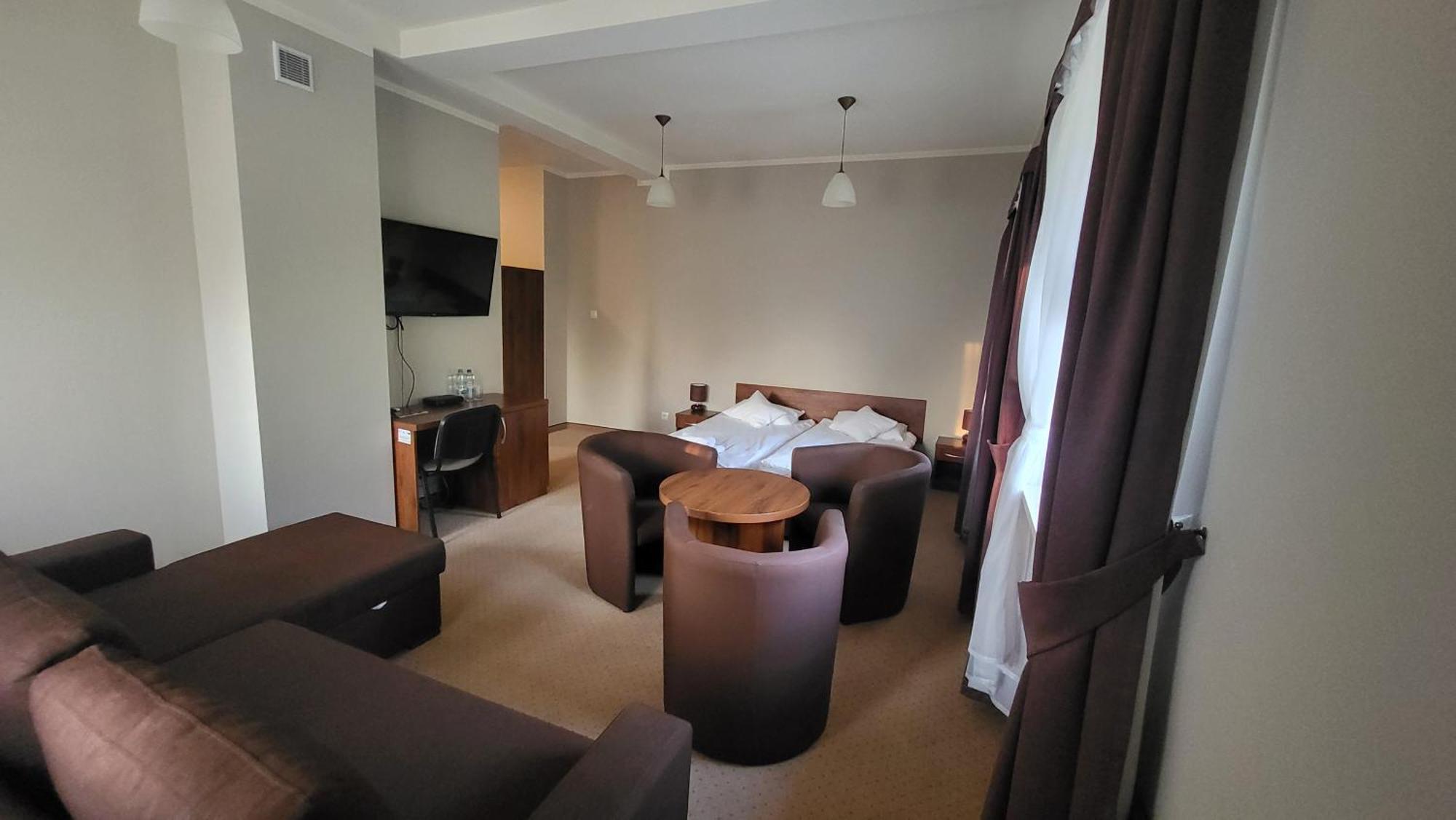 Hotel Chancza Spa & Restauracja Raków エクステリア 写真