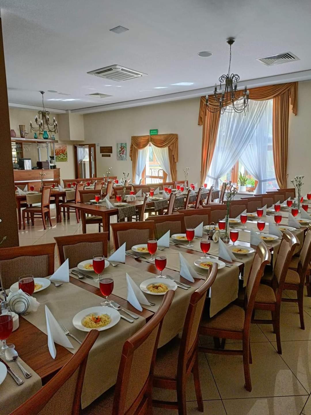 Hotel Chancza Spa & Restauracja Raków エクステリア 写真