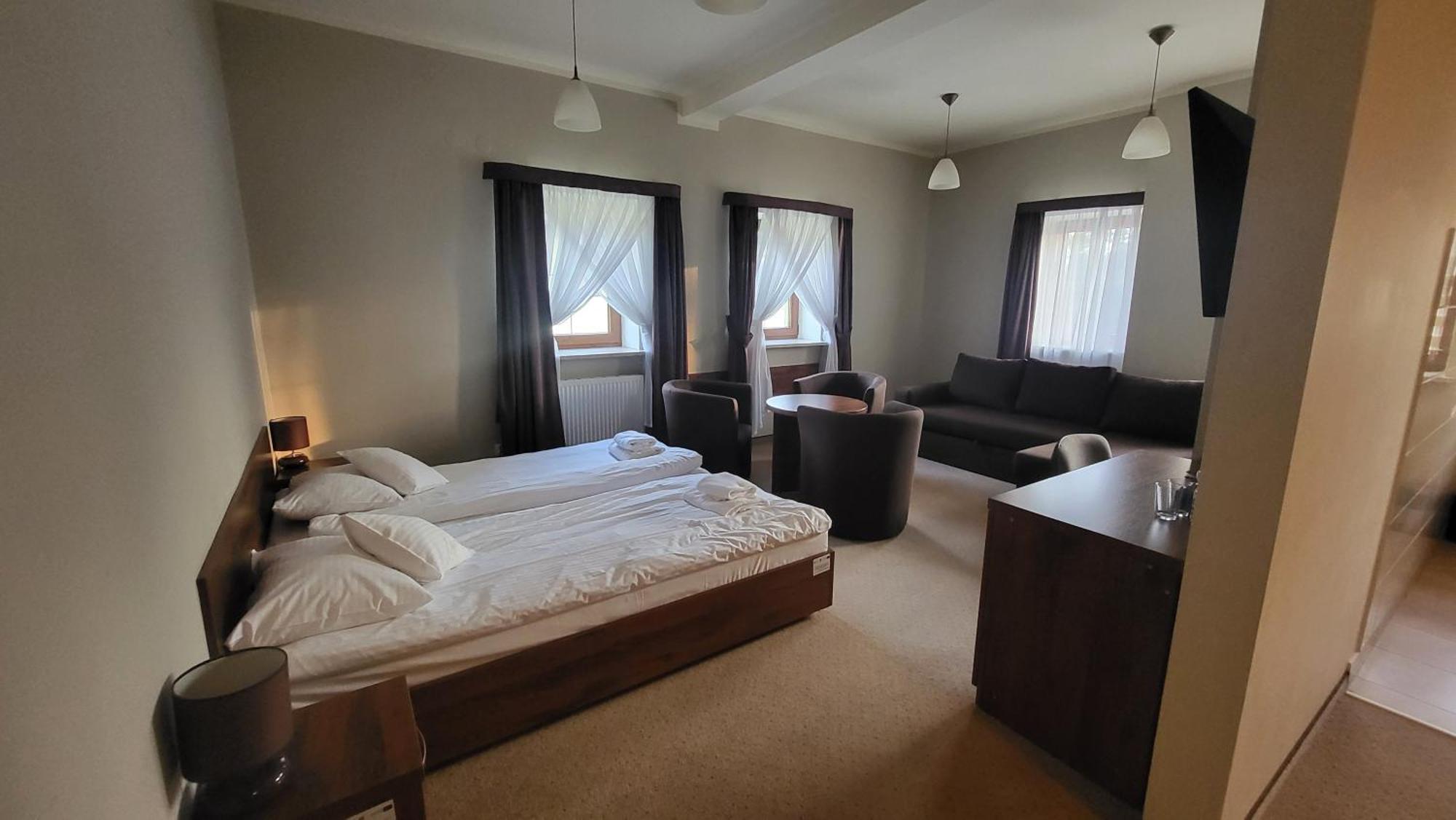 Hotel Chancza Spa & Restauracja Raków エクステリア 写真
