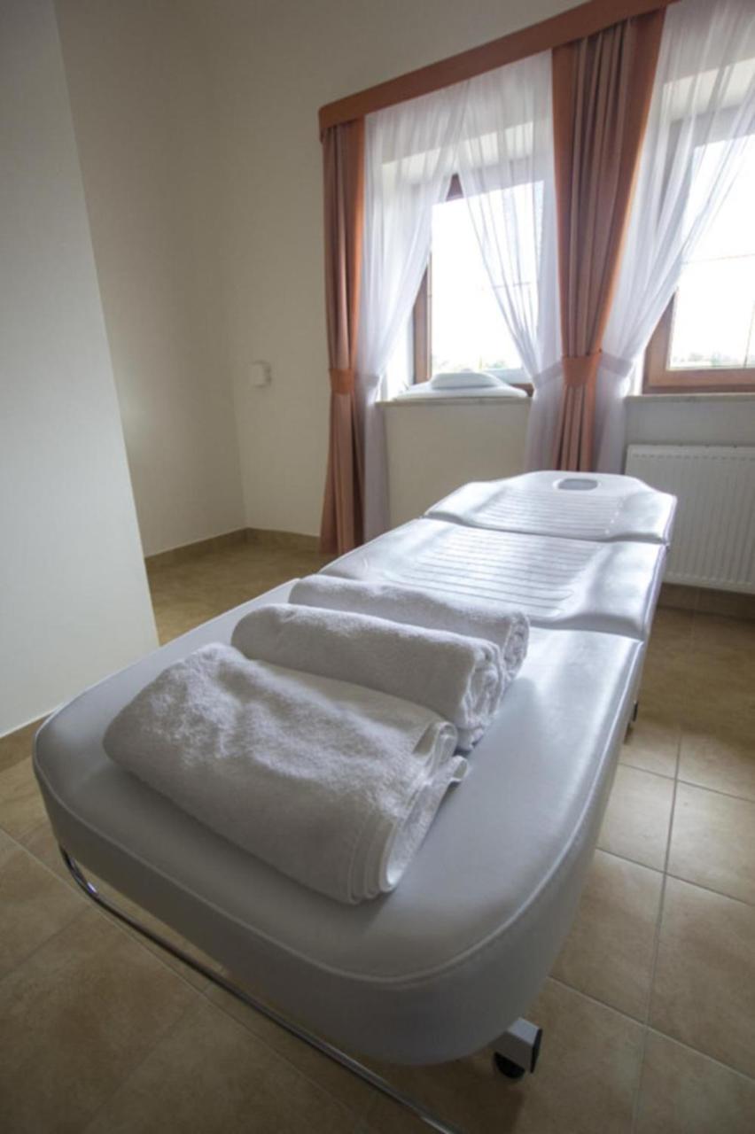 Hotel Chancza Spa & Restauracja Raków エクステリア 写真